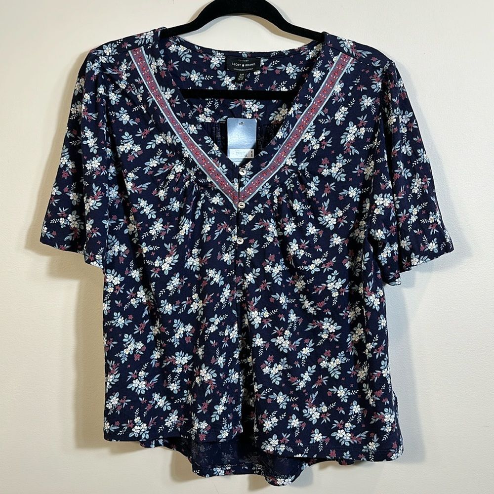 Lucky Brand NWT Women Top Blue Red White Flowers Short Sleeve Button Front Small